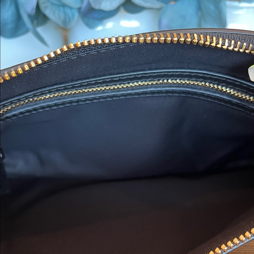 NWT Tory Burch Charlie Clutch Black with large Gold Emblem - Picture 5 of 6